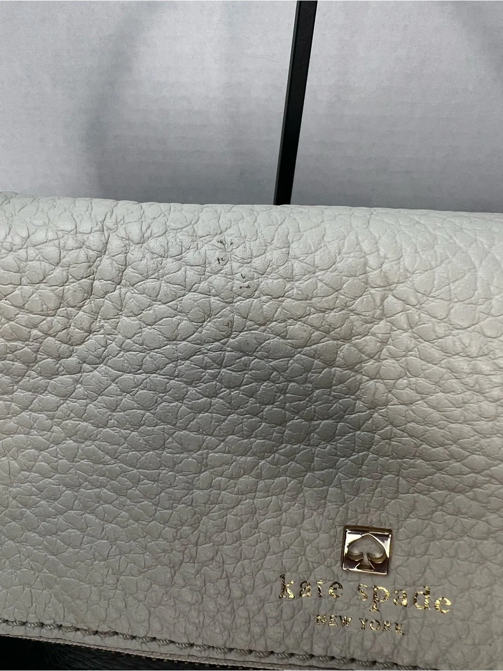 Kate Spade New York Black/White Colorblock Pebbled Zip Tassel